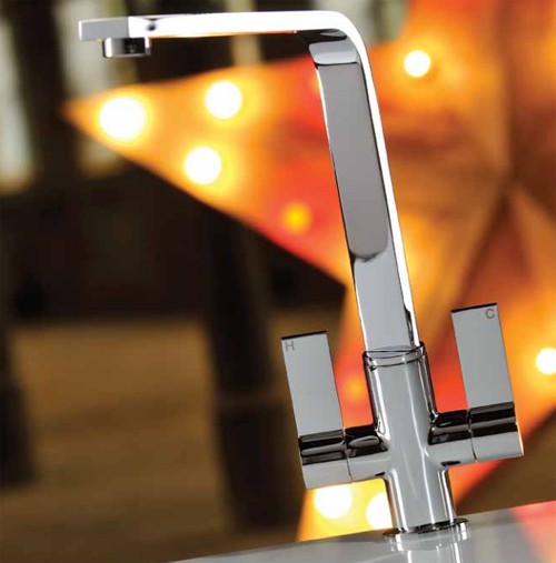 Additional image for Linear Flair Kitchen Tap With Swivel Spout (Chrome).