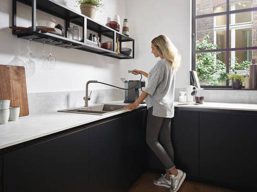 Additional image for M54 Kitchen Tap With Pull Out Spray (Chrome).