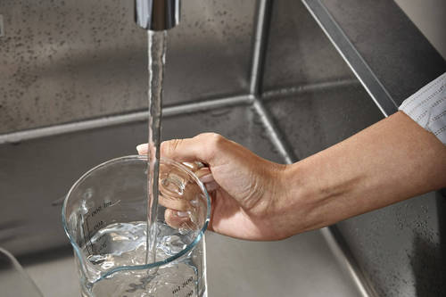 Additional image for Select M81 Kitchen Tap With Pull Out (2 Jets, Matt Black).