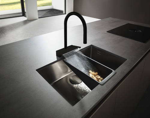 Additional image for Select M81 Kitchen Tap With Pull Out (3 Jets, Matt Black).