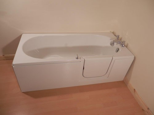 Additional image for Avrail Walk In Bath With Right Handed Door Entry (1500, Whirlpool).