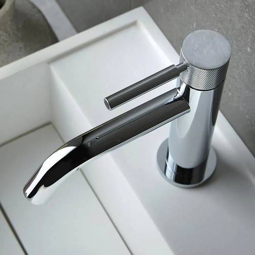 Additional image for Slimline Mono Basin Mixer Tap With Knurled Accents & Waste (Chrome).