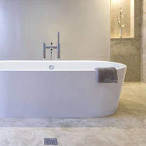 BC Designs Plazia Bath 1780mm (White).